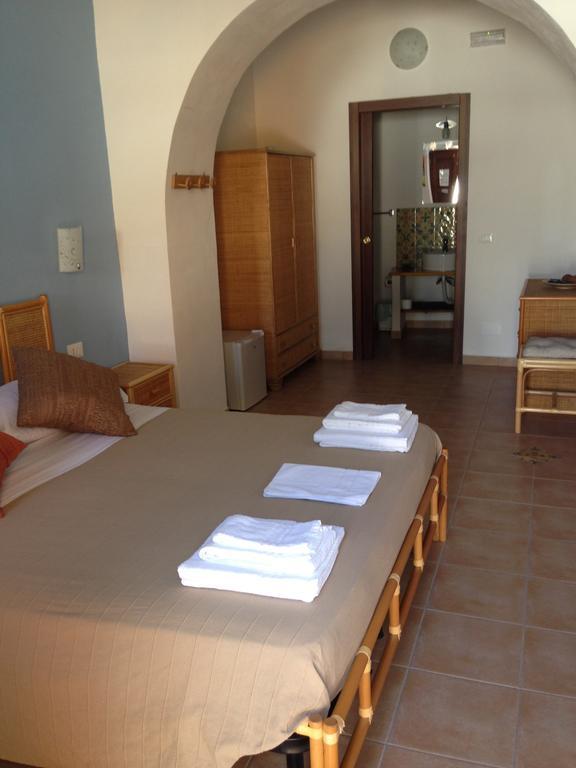 La Goletta Di Salina Bed & Breakfast *