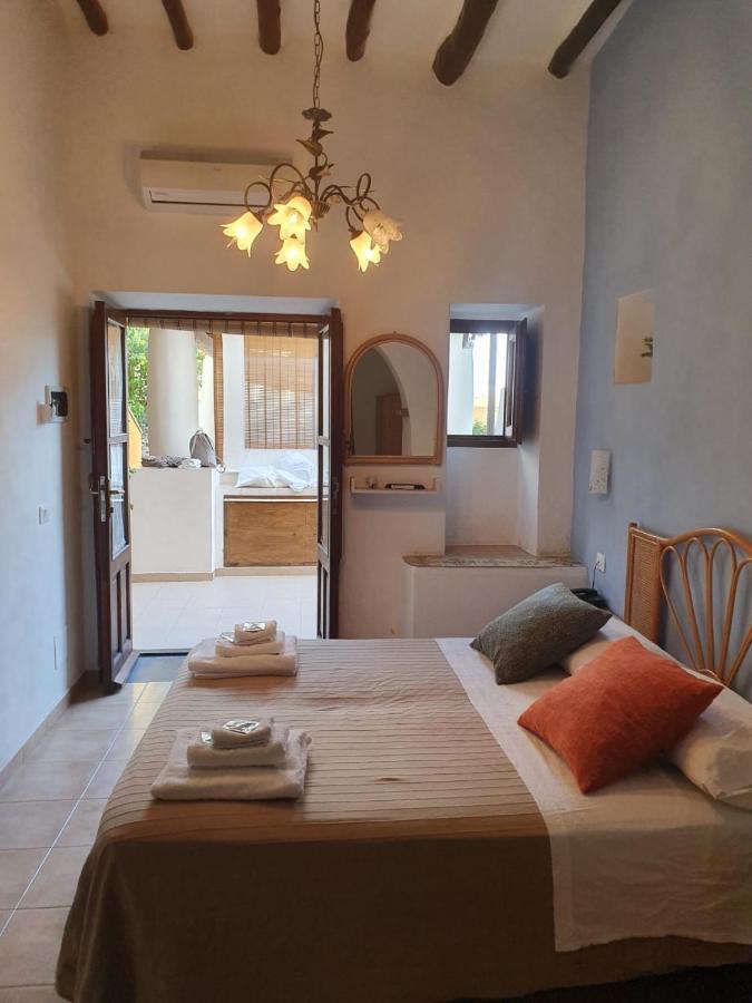 La Goletta Di Salina Bed & Breakfast